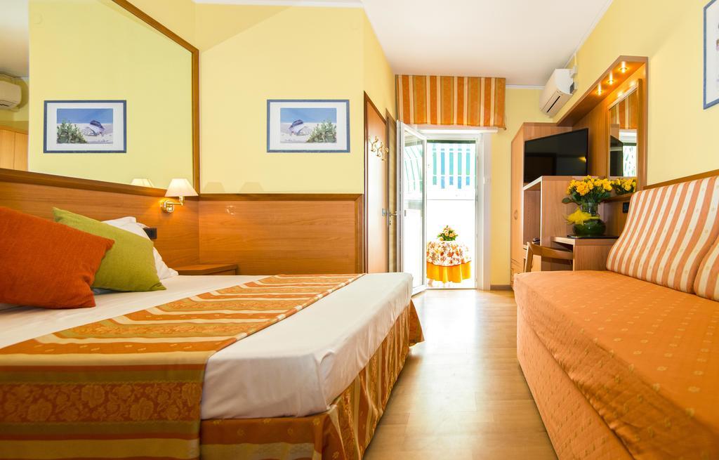 Hotel Al Prater Lignano Sabbiadoro Exterior photo